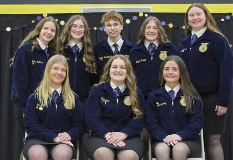 Linn-News - Staff Photo - Create Article