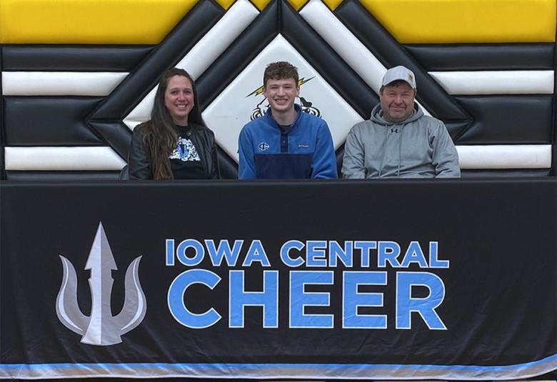 Linn-News - Staff Photo - Create Article